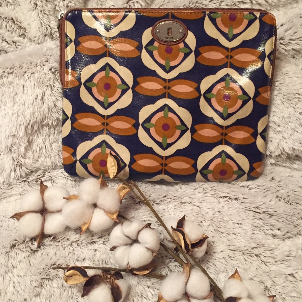 🌵3 for$30 FOSSIL Case Water resistant Tablet Bag